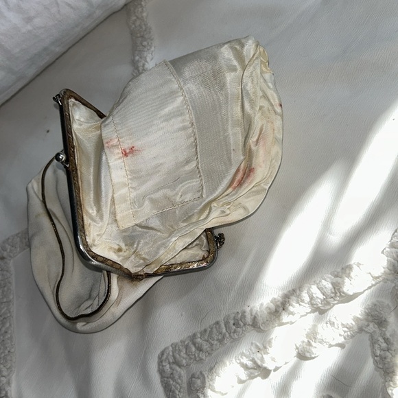 Vintage floral needle point purse - Picture 10 of 12